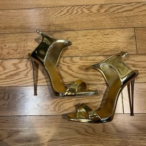 Giuseppi Gold Heels 37
